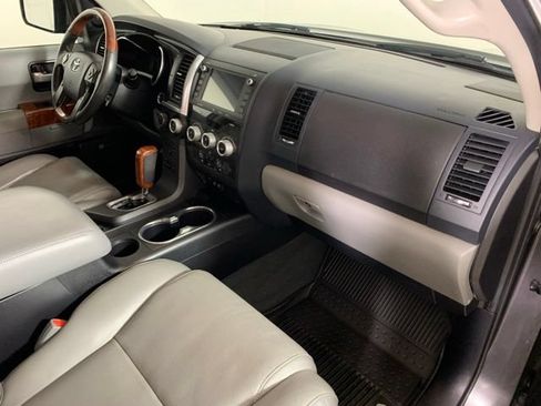 Used 2020 Toyota Sequoia Platinum AWD/4WD image 6