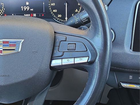 Used 2023 Cadillac XT4 Premium Luxury image 22