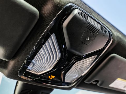 Used 2022 BMW 330i Sedan w/ Driving Assistance Package image 25