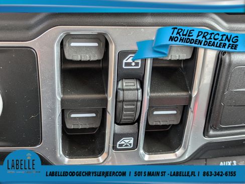 Used 2023 Jeep Wrangler Unlimited AWD/4WD image 26