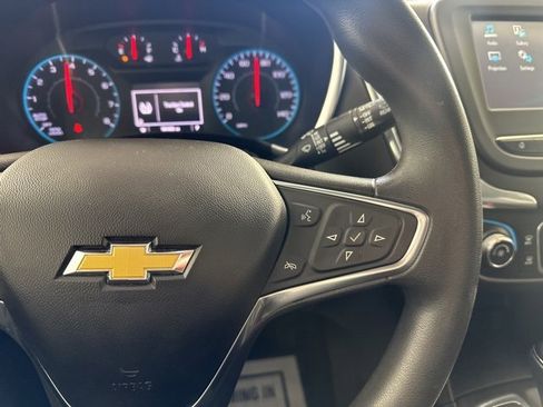 Used 2018 Chevrolet Equinox LT image 24