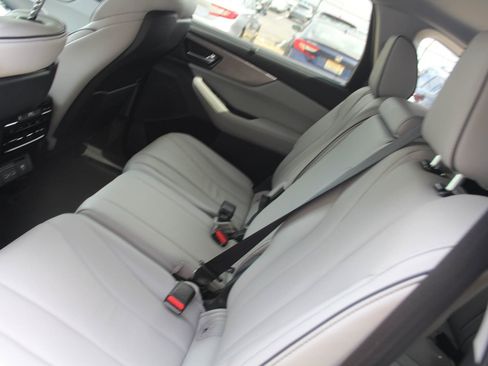 Certified 2024 Acura MDX SH-AWD w/ Advance Package image 17