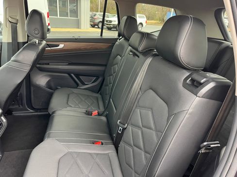 Used 2024 Volkswagen Atlas SE image 17