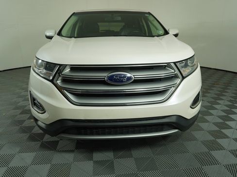 Used 2017 Ford Edge Titanium w/ Technology Package image 2