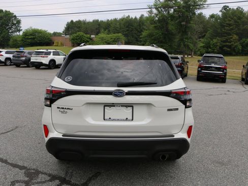 Used 2025 Subaru Forester Touring w/ Touring Package AWD/4WD image 4