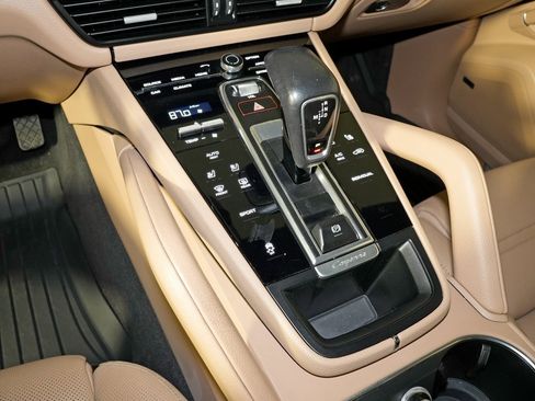 Certified 2021 Porsche Cayenne image 30