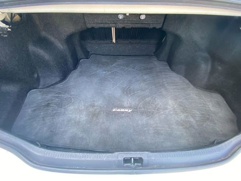 Used 2013 Toyota Camry LE image 27