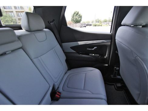 Certified 2025 Hyundai Santa Cruz SEL FWD image 13