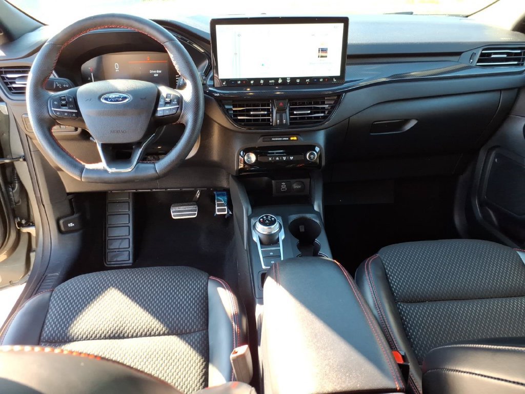 Used 2024 Ford Escape ST-Line w/ Tech Pack #1 AWD/4WD image 12