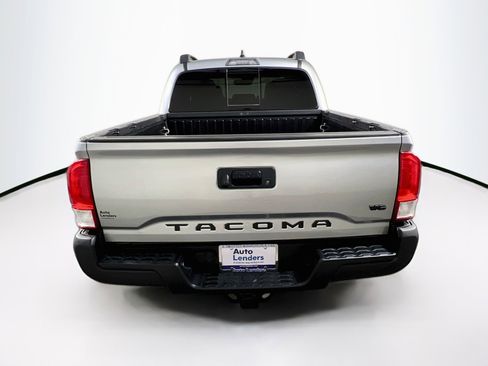 Used 2022 Toyota Tacoma TRD Off-Road w/ TRD Premium Off Road Package AWD/4WD image 6
