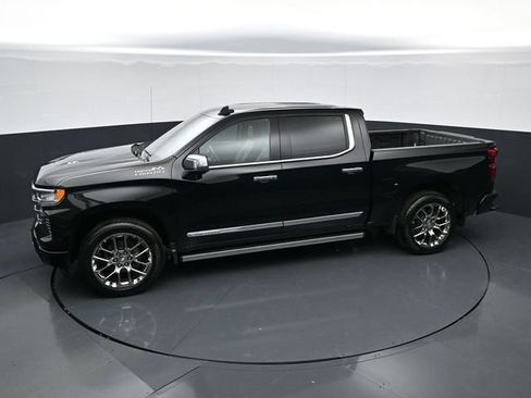 Used 2025 Chevrolet Silverado 1500 High Country AWD/4WD image 41