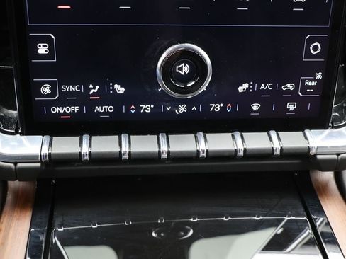 Used 2025 GMC Yukon XL Denali image 25