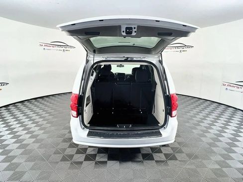 Used 2018 Dodge Grand Caravan SXT w/ Driver Convenience Group FWD image 27