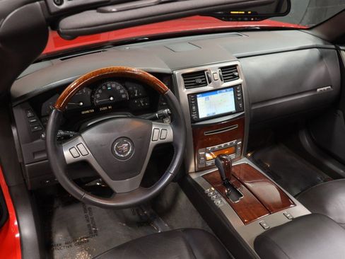 Used 2007 Cadillac XLR RWD image 40