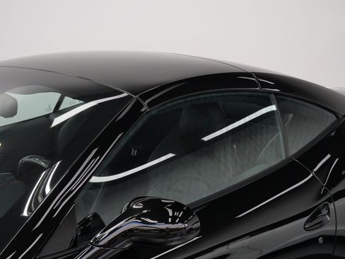Used 2015 Ferrari California T RWD image 18