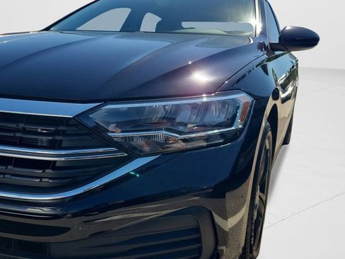 Used 2024 Volkswagen Jetta SE w/ Panoramic Sunroof Package FWD image 8