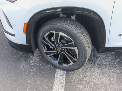 Used 2026 Buick Enclave Sport Touring w/ Power Package FWD image 31