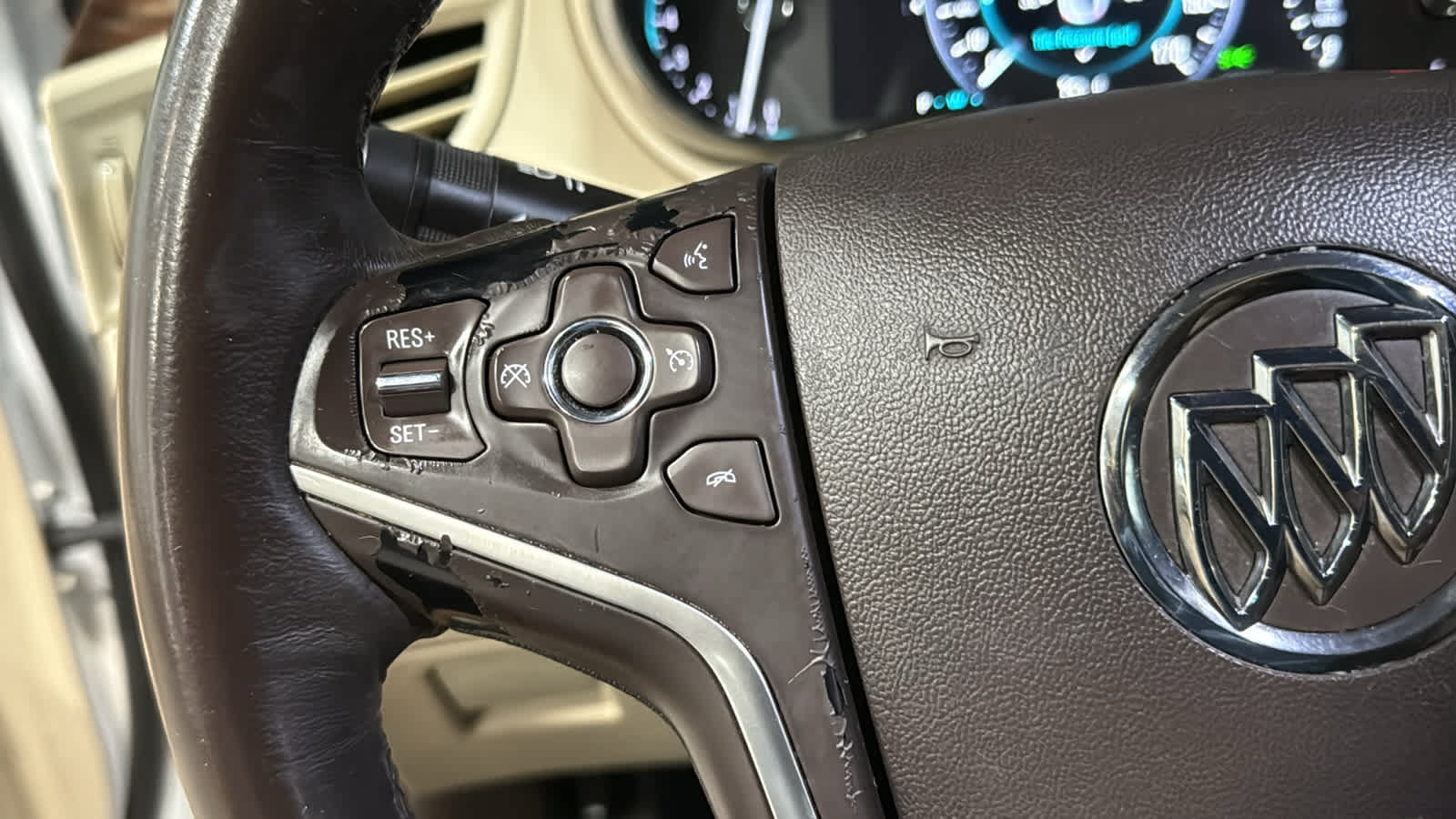 Used 2015 Buick LaCrosse Leather FWD image 12