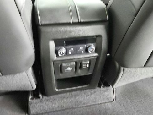 Used 2024 Chevrolet Traverse Premier w/ Redline Edition AWD/4WD image 17