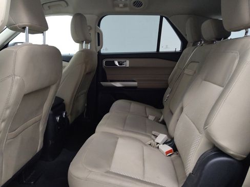 Used 2022 Ford Explorer XLT image 18