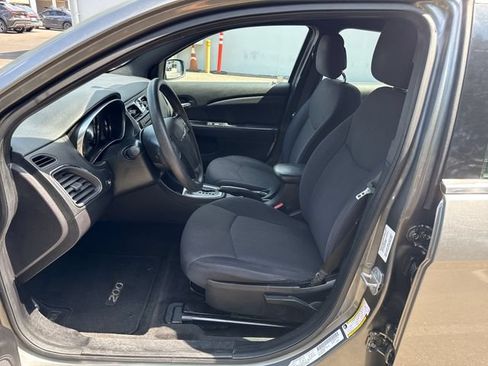 Used 2013 Chrysler 200 LX FWD image 14