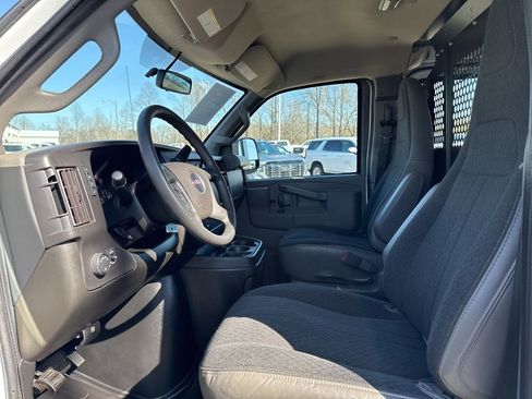 Used 2023 GMC Savana 2500 w/ Driver Convenience Package RWD image 9