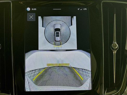 Used 2025 Volvo V60 B5 Cross Country Ultra w/ Protection Package Premier image 15