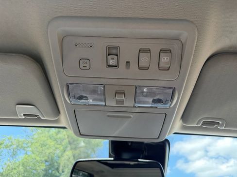 Used 2021 Nissan Titan SL w/ Moonroof Package AWD/4WD image 29