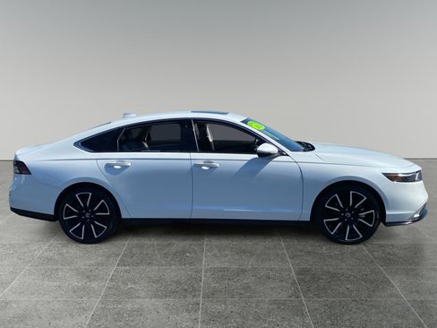 Used 2023 Honda Accord Touring image 6