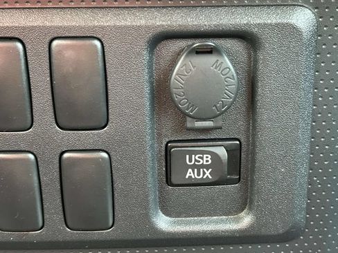 Used 2011 Toyota FJ Cruiser 2WD w/ Convenience Pkg image 27