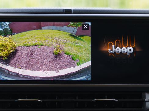 Used 2026 Jeep Wrangler Unlimited Rubicon AWD/4WD image 15