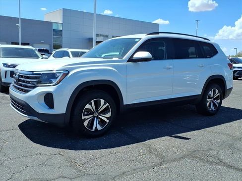 New 2026 Volkswagen Atlas SE image 2