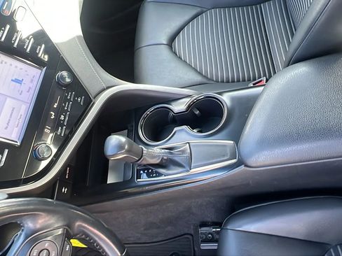 Used 2019 Toyota Camry SE image 25