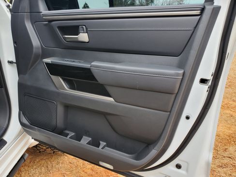 Used 2025 Toyota Tundra Limited image 31