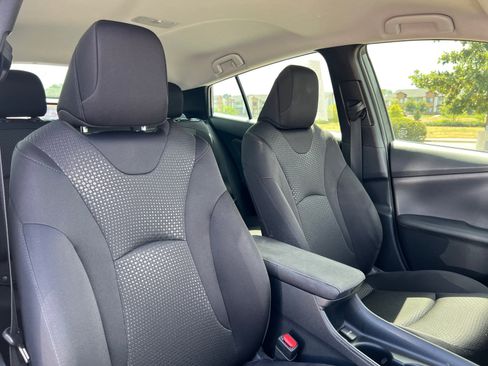 Used 2021 Toyota Prius LE w/ Carpet Mat Package (TMS) FWD image 19