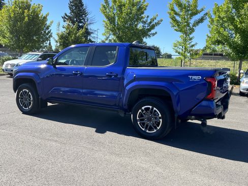 Used 2025 Toyota Tacoma TRD Sport w/ TRD Sport Premium Package AWD/4WD image 3