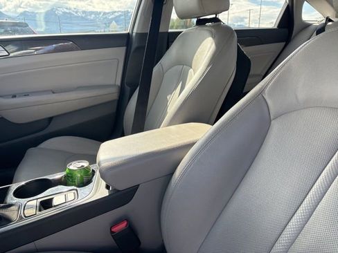 Used 2019 Hyundai Sonata Limited FWD image 16