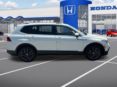 Used 2023 Volkswagen Tiguan SE FWD image 10