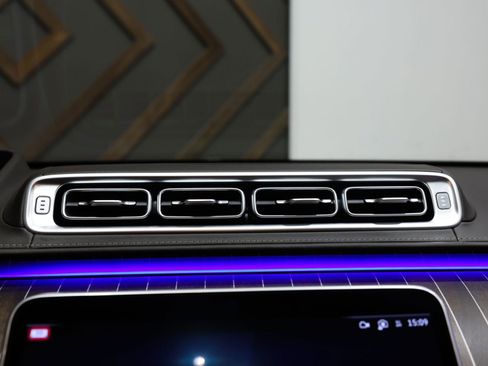 Used 2024 Mercedes-Benz Maybach S 580 Maybach S 580 4MATIC image 38