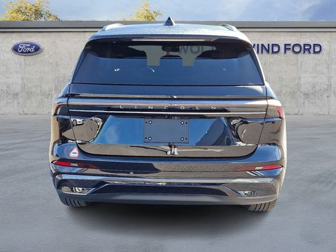 Used 2024 Lincoln Nautilus Reserve w/ Equipment Group 202A image 5