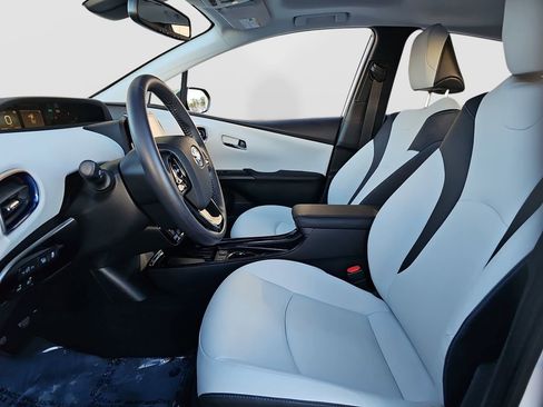 Certified 2022 Toyota Prius Limited w/ Premium Convenience Package image 17