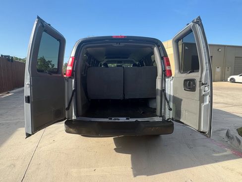 Used 2019 Chevrolet Express 2500 LS w/ Driver Convenience Package RWD image 5