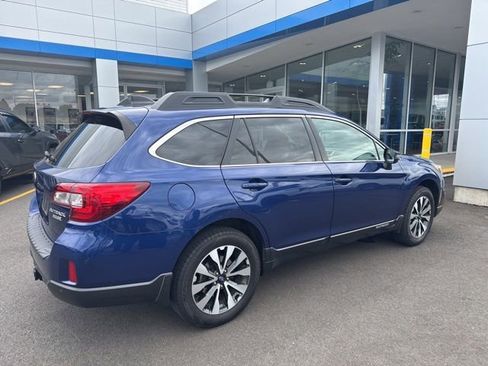 Used 2017 Subaru Outback 2.5i Limited AWD/4WD image 7