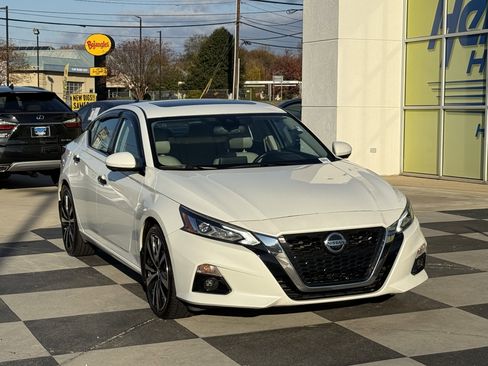 Used 2021 Nissan Altima 2.5 Platinum image 11