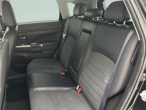 Used 2025 Mitsubishi Outlander Sport SE AWD/4WD image 11