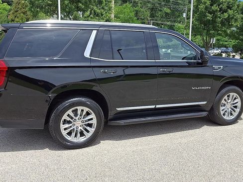 Used 2022 GMC Yukon SLT w/ SLT Premium Package AWD/4WD image 9