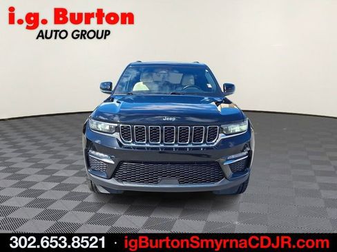 Used 2023 Jeep Grand Cherokee Limited image 2