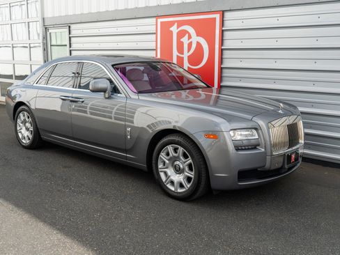 Used 2010 Rolls-Royce Ghost RWD image 79