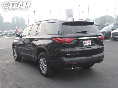 Used 2023 Chevrolet Traverse LT w/ Rear Camera Mirror Package AWD/4WD image 6