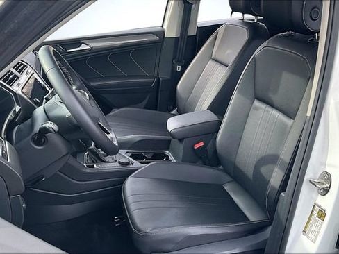 Used 2023 Volkswagen Tiguan SE AWD/4WD image 22